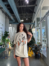 Load image into Gallery viewer, Spooky Black Cats Oversized T-shirt