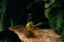 Load image into Gallery viewer, Eyes on Me Ritual Spell Oil -
