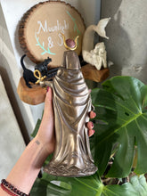 Load image into Gallery viewer, Egyptian Goddess Hathor Statue