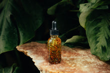 Load image into Gallery viewer, Morticia Spell Oil