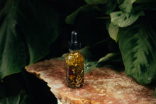 Load image into Gallery viewer, Sweeten Oil Ritual Spell Oil