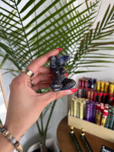 Load image into Gallery viewer, Posed Goddess Figure - Sodalite