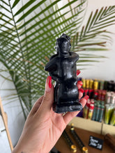 Load image into Gallery viewer, Embracing Couple Candle - Black