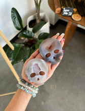 Load image into Gallery viewer, Druzy Agate Skull Crystal Carving