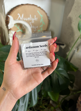 Load image into Gallery viewer, Cardamom Seeds Herb