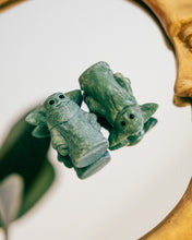 Load image into Gallery viewer, Yoda Crystal Carving
