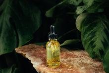 Load image into Gallery viewer, Honeysuckle Ritual Oil
