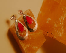 Load image into Gallery viewer, Red Shell Enchanted Vanessa Necklace
