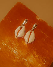 Load image into Gallery viewer, Small Cowrie Shell Enchanted Vanessa Necklace
