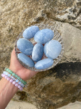 Load image into Gallery viewer, Blue Calcite Palm Stone + Blue Calcite
